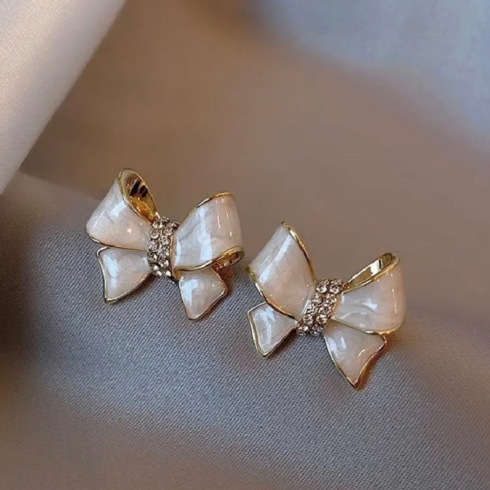 Gold Bow Earrings
